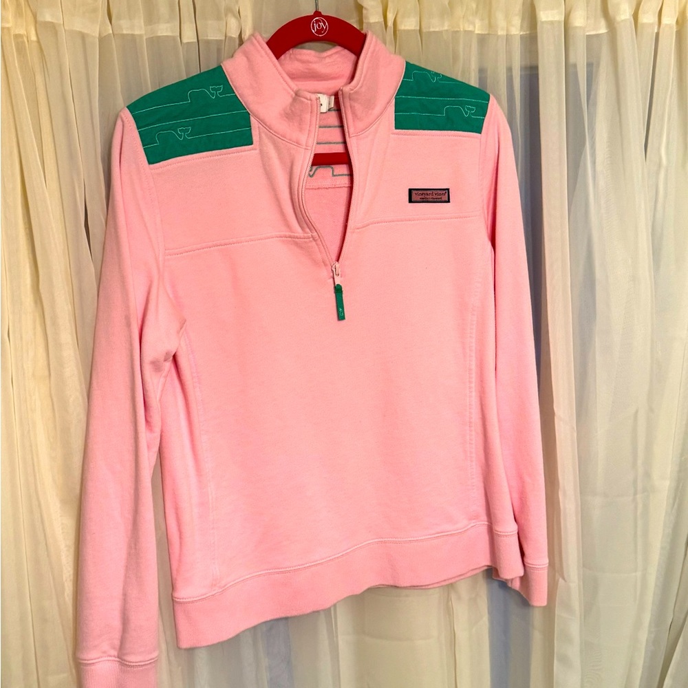 Barely worn Vineyard Vines Shep style Sweatshirt.
